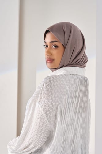 طرحة ثابتة ربط غير سترتش- بيج غامق