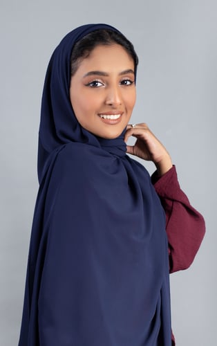 طرحة شيفون مع قبعة مشبوكة - كحلي