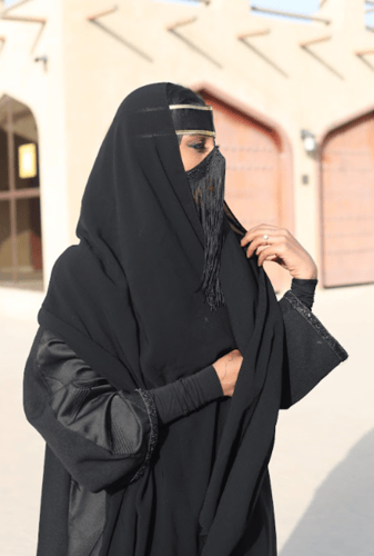 برقع منيفة