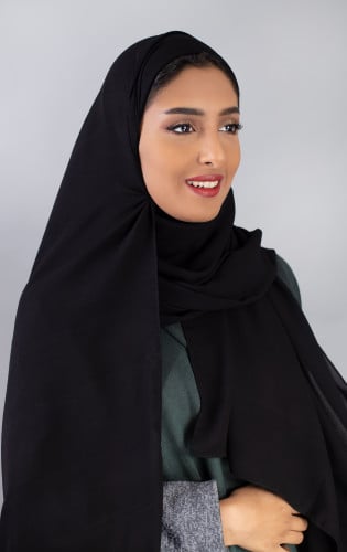 طرحة شيفون مع قبعة مشبوكة - اسود