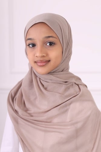 طرحة بناتي مخيطة - بيج