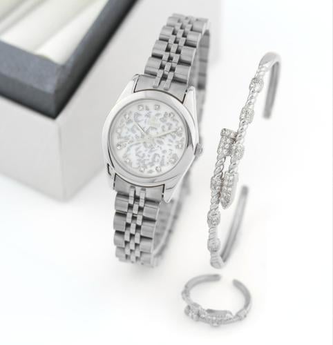 طقم نسائي EV