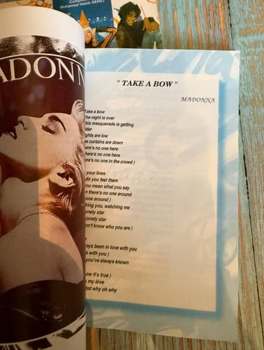 كلمات الأغاني بالإنجليزي جزأين - - hail parade ( ك...