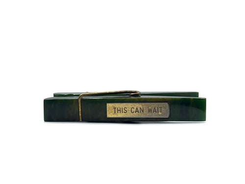 مشبك بكلايت اخضر معرق بابيض صب قديم