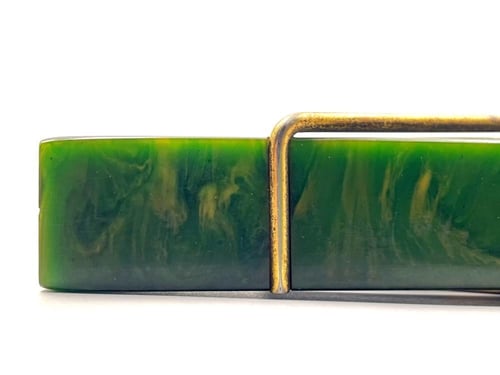 مشبك بكلايت اخضر معرق بابيض صب قديم