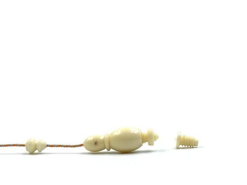 سبحة من مكعب مستكة بتغليفة غامقة صب قديم خراطة مصن...