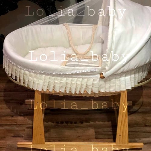 سلة موسى مع مفرش و قاعدة