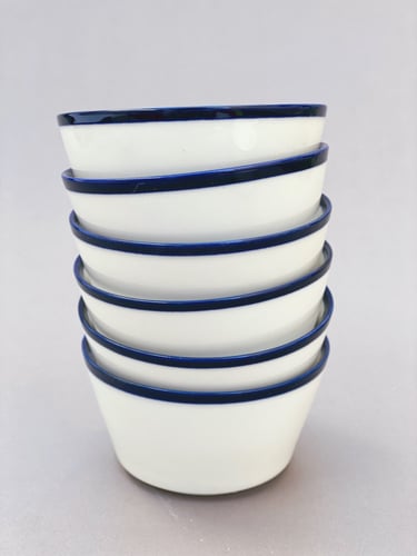 اناء سيراميك صغير - ابيض/ ازرق