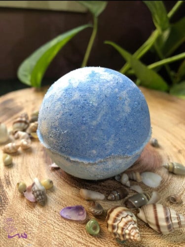 باث بومب | رائحة نسيم البحر | وسط | مصنوع بالملح ا...
