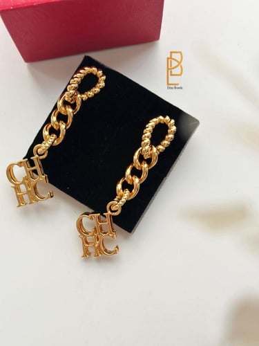 حلق كارولينا هيريرا