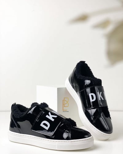جزمة بناتي DKNY