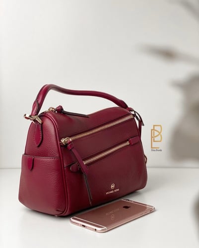 شنطه ماركة مايكل كورس