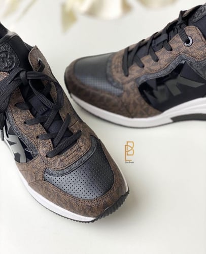 جزمة مايكل كورس