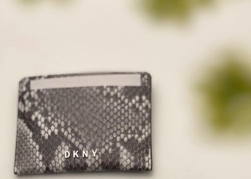 حامل بطاقات DKNY