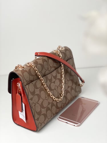 شنطه من كوتش