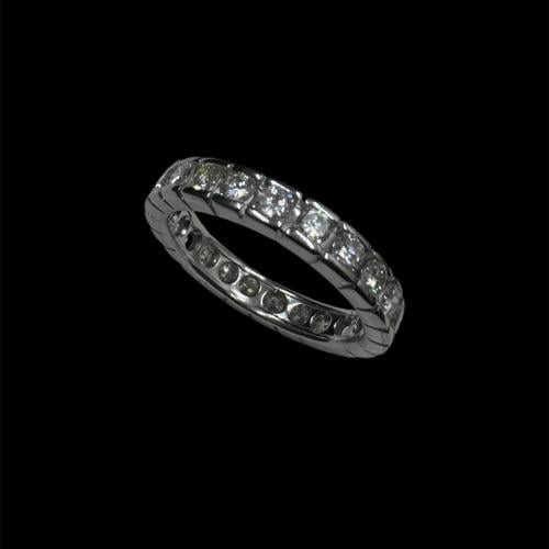 دبلة ذهب عيار ١٨ مطعمة بالألماس والمقاس ٥.٥ أمريكي