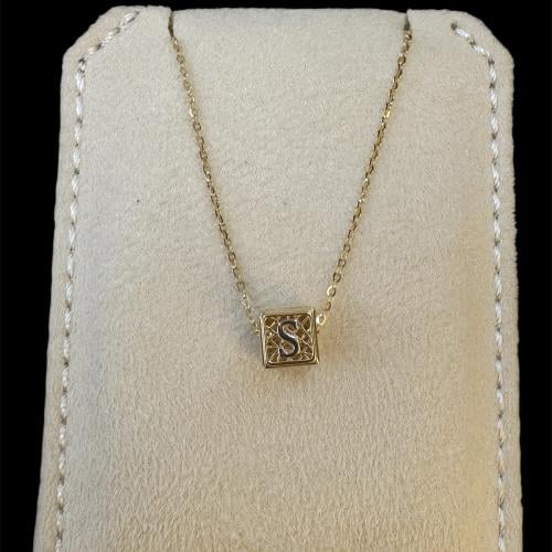 قلادة ذهب عيار ١٨