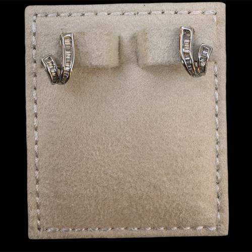 حلق ذهب عيار ١٨ مطعم بالألماس