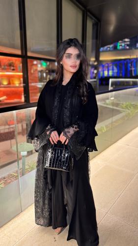 Thuraya abaya
