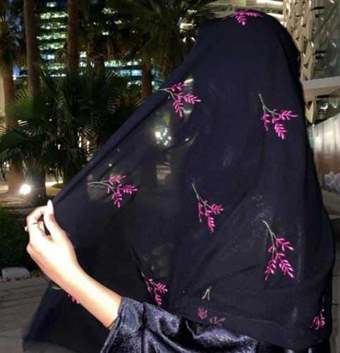 Flower embroidery headscarf