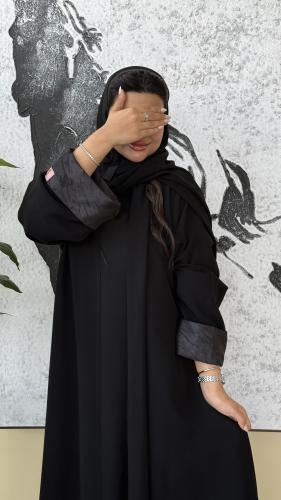Classic abaya