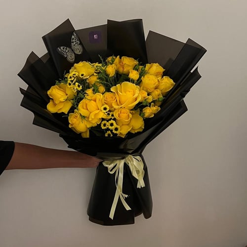 الورد الأصفر