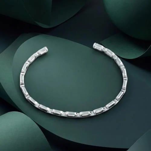 اسوارة فضة 925 مفتوحة رفيعة مرصعة – Aurevia