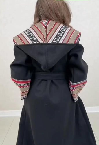 عبايه جميله سدو تراثية مع قبعه