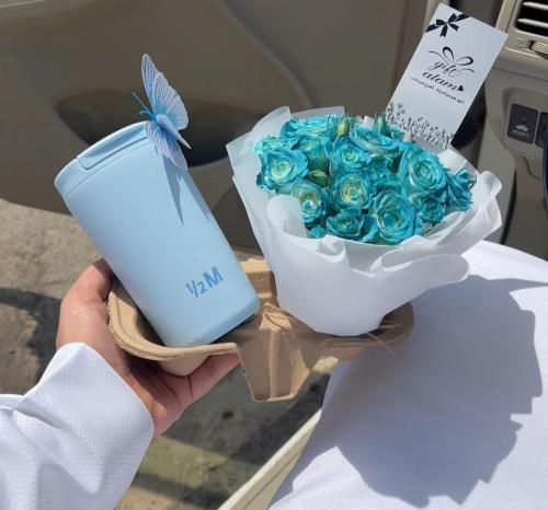 مق الصيف مع باقة ورد