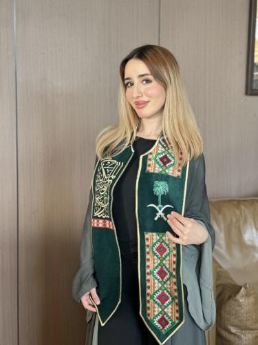 وشاح اليوم الوطني بنقش سدو