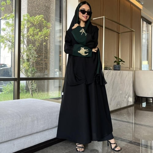 عباية فاخرة مطرزة لليوم الوطني