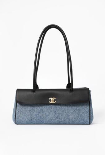 CHANEL – حقيبة Baguette 26S (Baguette Shoulder Bag)