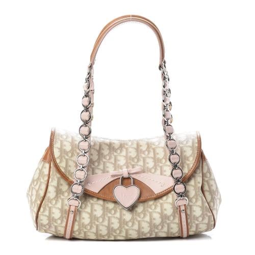 Dior Vintage –(Heart Lock Vintage Bucket Bag)