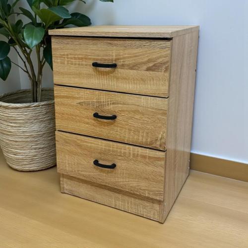 كومودينه أنيقه بثلاثة أدراج لتخزين متعدد الاستخدام...