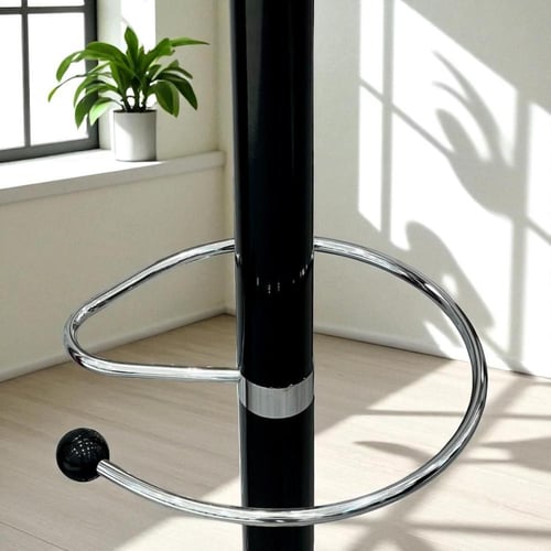 علاقة ملابس بقاعدة رخامية – تصميم معدني أنيق وثابت