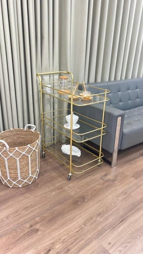 عربية تقديم حديد