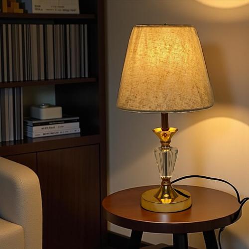 ابجورة طاولة فاخرة بقاعدة ذهبية وكريستال