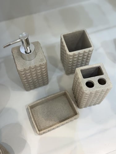 طقم لافينتو الرخامي – 4 قطع فاخرة للحمام