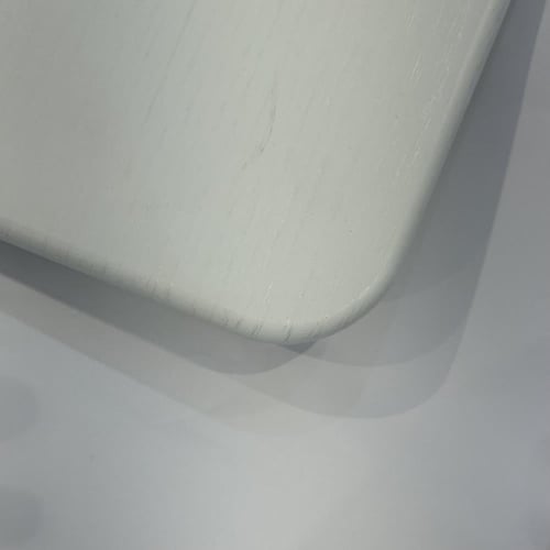 طاولة طعام عصرية بـ4 كراسي – تصميم عملي وأنيق