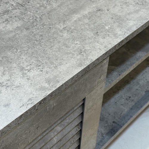 كريسلو – طاولة تلفزيون بلمسة فخامة 140سم