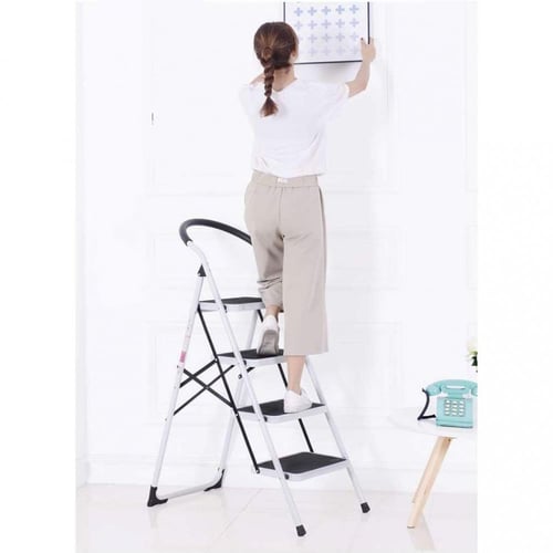 سلم قابل للطي وسهل التخزين 4 دور