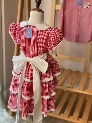 فستان احمر - طبقات