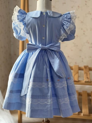 فستان دانتيلا