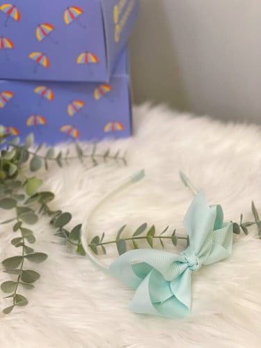 تاج باللون التيفاني