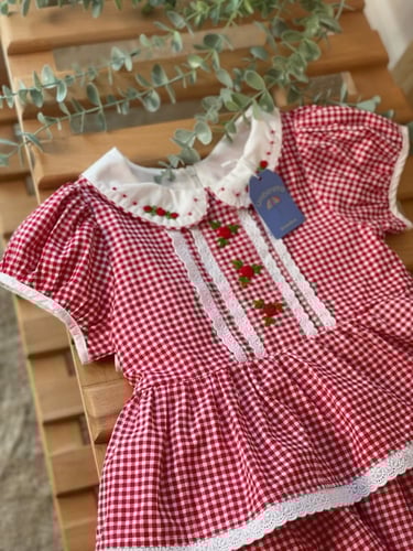 فستان احمر - طبقات