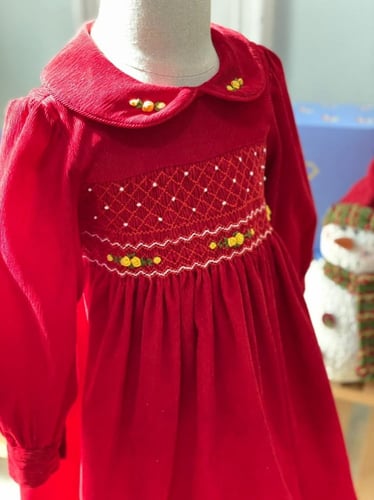 فستان شتوي مخمل احمر (220 - 240 ريال)