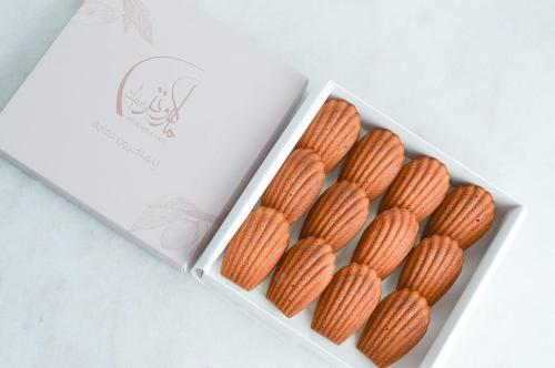 مادلين قرص عقيلي محشي بالحلوى