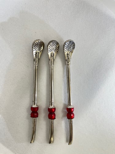 مصاص مته حبة 1 فقط (لون عشوائي)