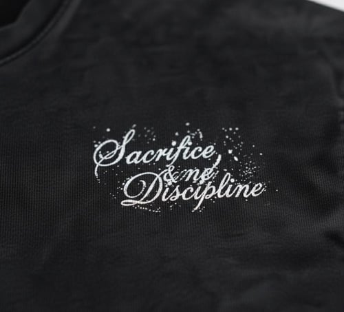 تيشيرت أوفرسايز بتصميم امامي