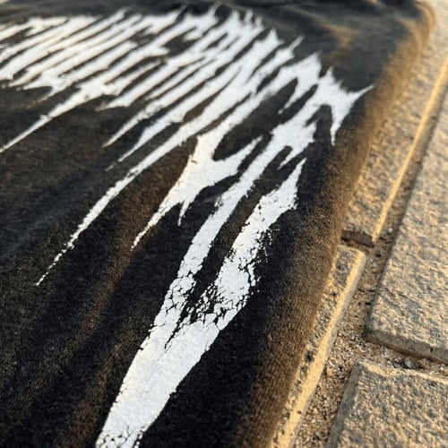 تيشيرت فينجنس اسود.